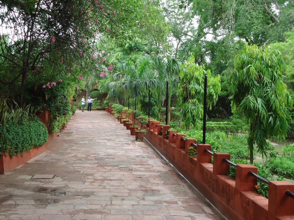 Hotel Sheela, 100M From Taj Mahal Agra  Dış mekan fotoğraf