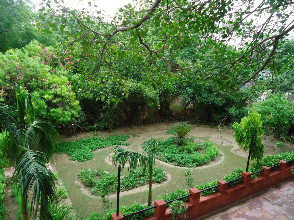 Hotel Sheela, 100M From Taj Mahal Agra  Dış mekan fotoğraf