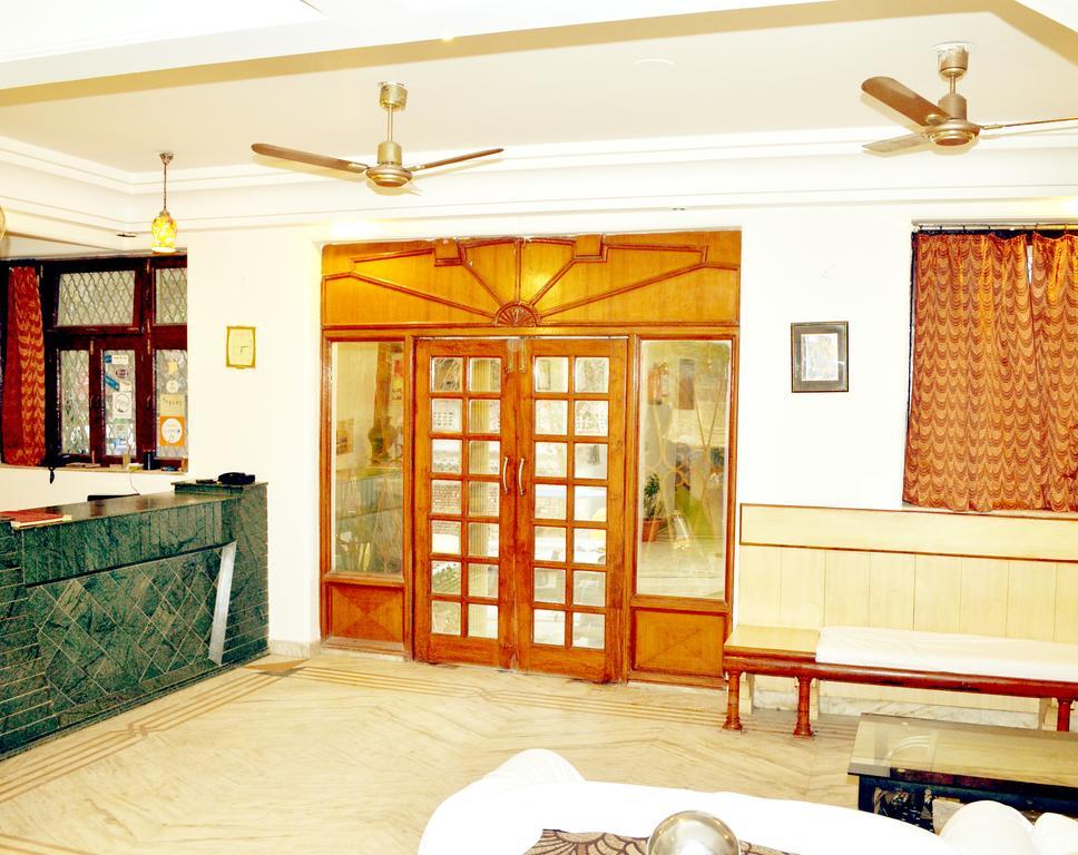 Hotel Sheela, 100M From Taj Mahal Agra  Dış mekan fotoğraf