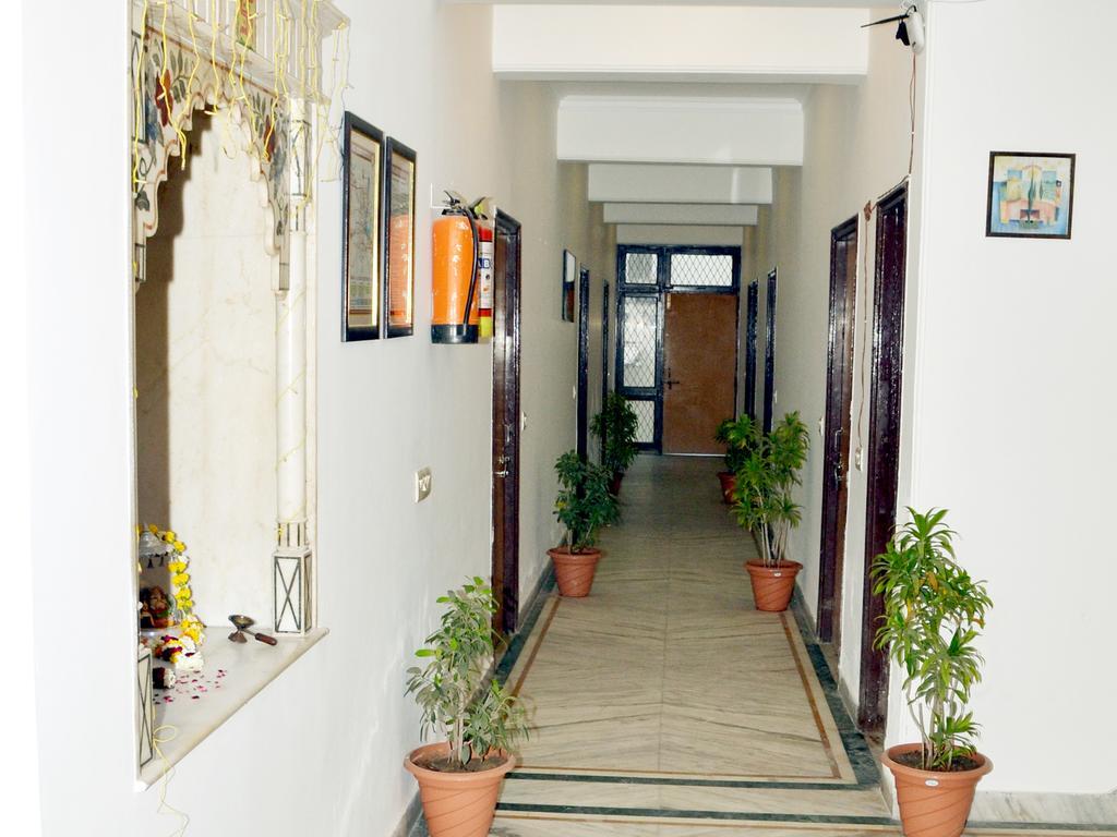 Hotel Sheela, 100M From Taj Mahal Agra  Dış mekan fotoğraf