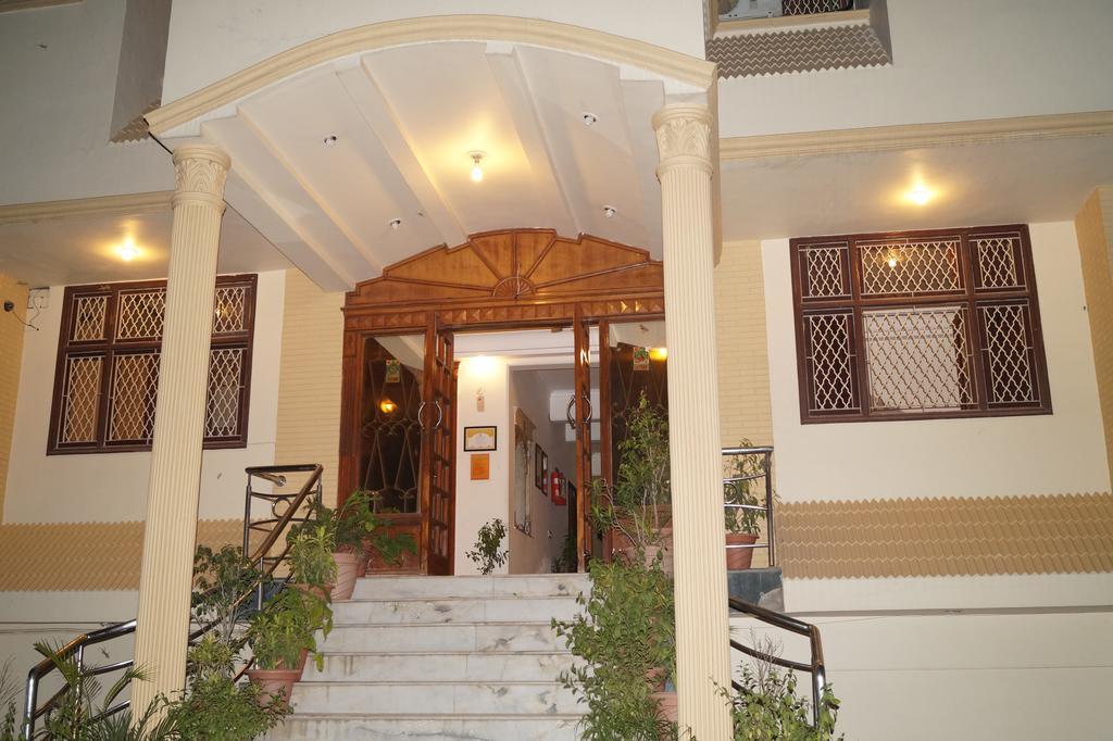 Hotel Sheela, 100M From Taj Mahal Agra  Dış mekan fotoğraf