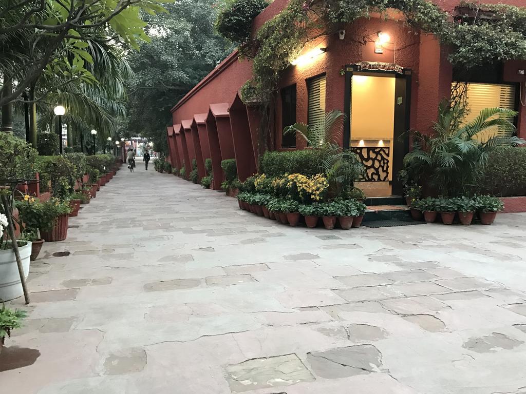 Hotel Sheela, 100M From Taj Mahal Agra  Dış mekan fotoğraf