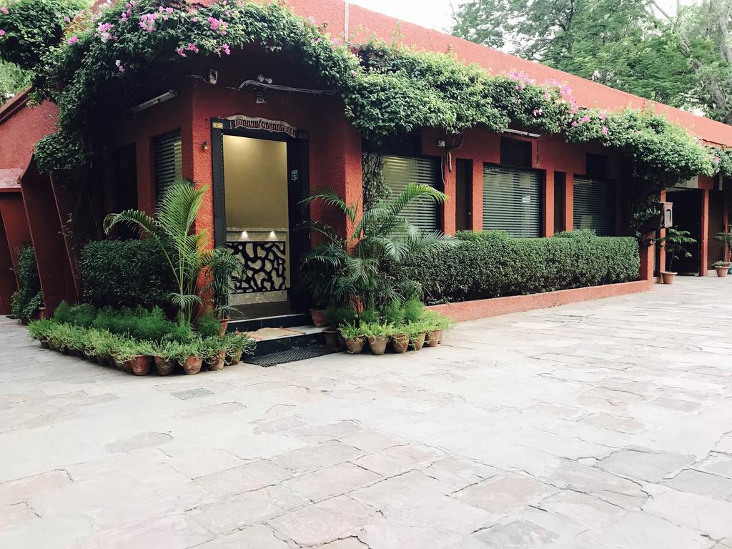 Hotel Sheela, 100M From Taj Mahal Agra  Dış mekan fotoğraf
