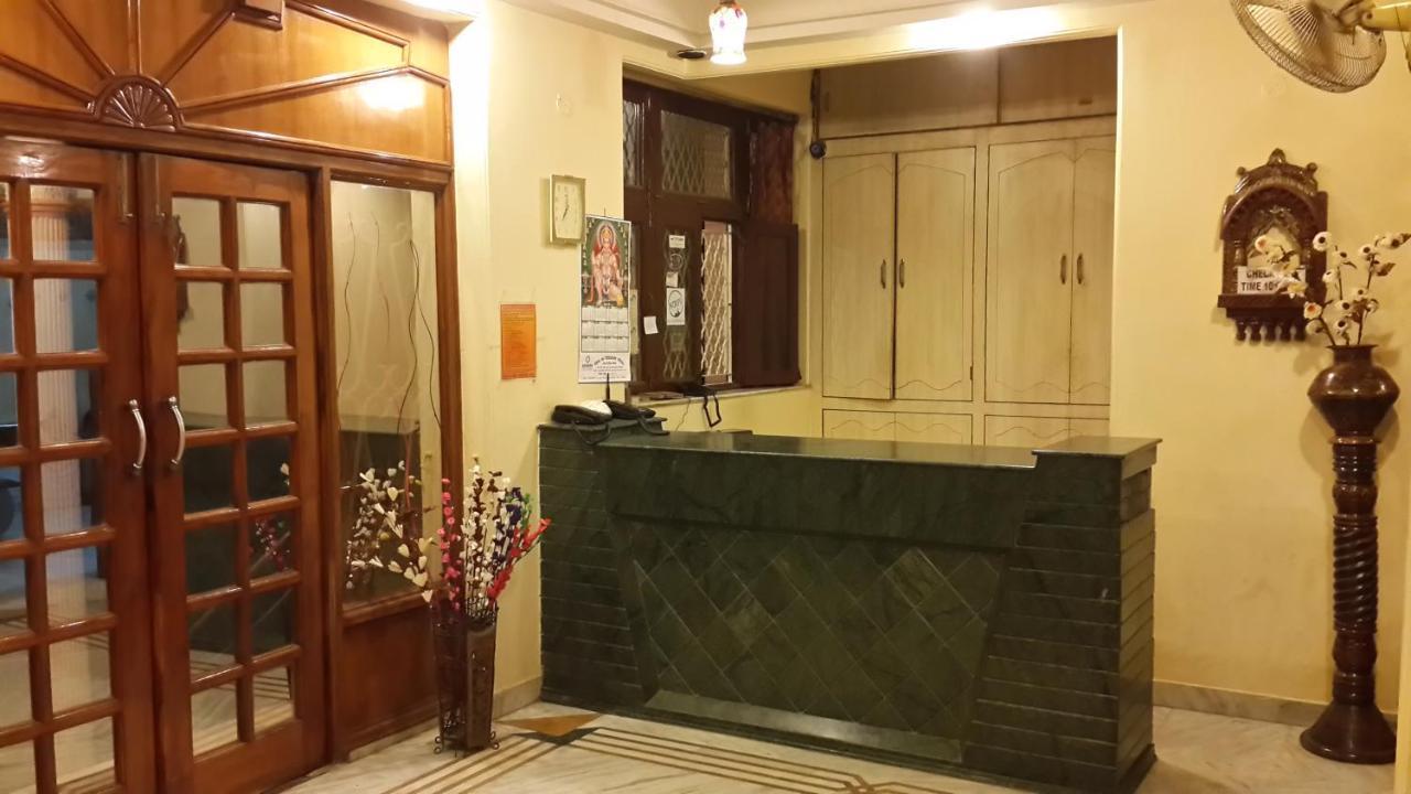 Hotel Sheela, 100M From Taj Mahal Agra  Dış mekan fotoğraf