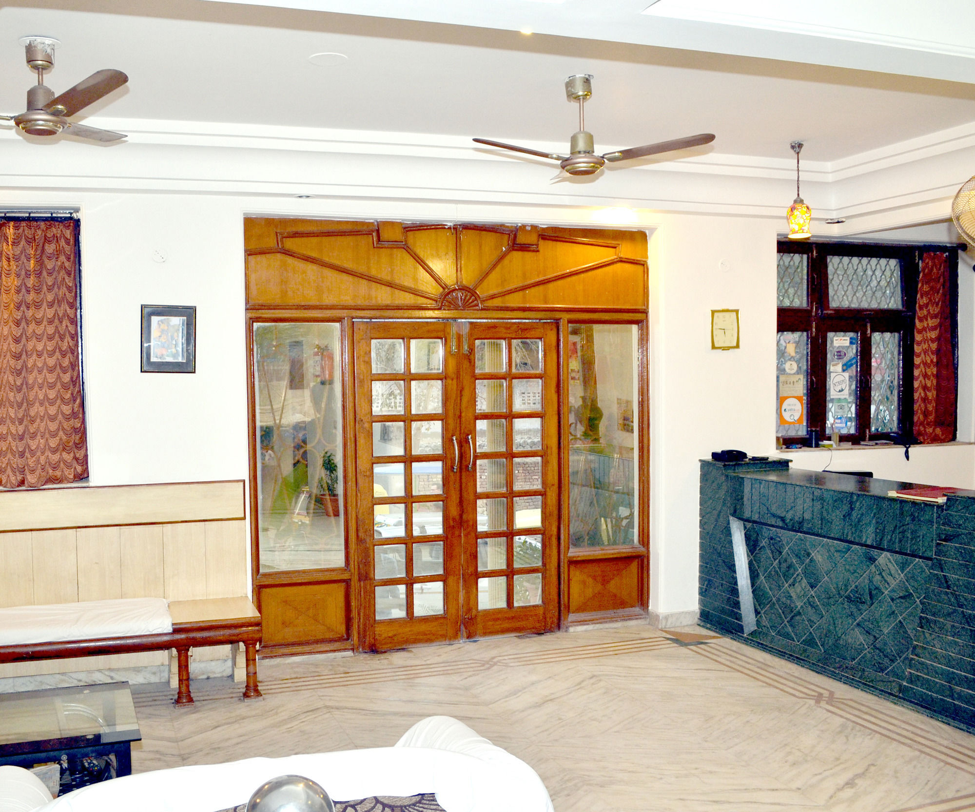 Hotel Sheela, 100M From Taj Mahal Agra  Dış mekan fotoğraf