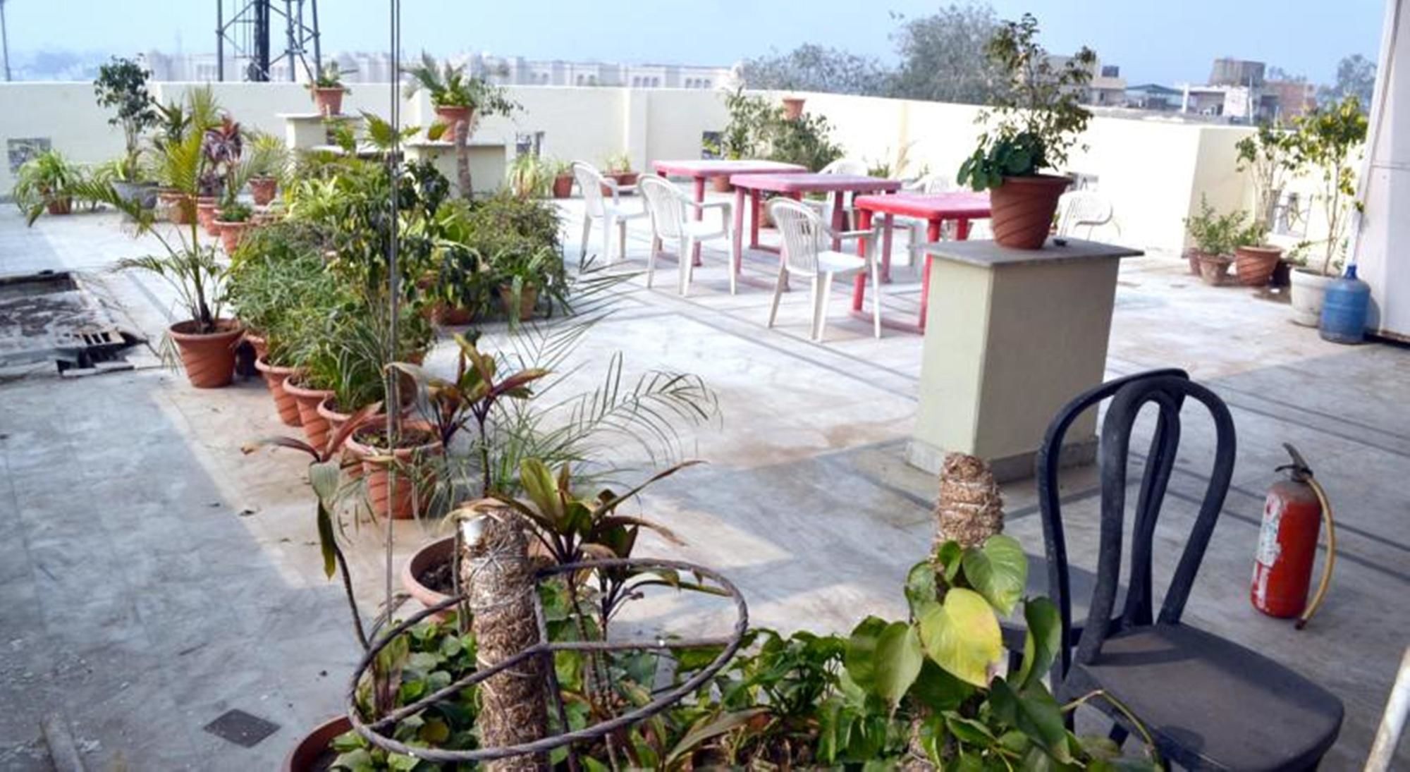 Hotel Sheela, 100M From Taj Mahal Agra  Dış mekan fotoğraf